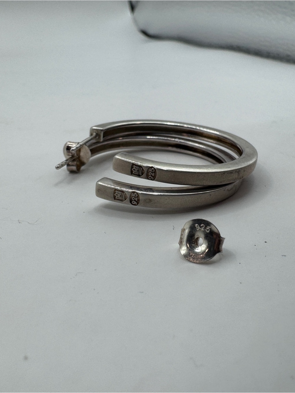 Mikimoto Hallmark 925 Sterling Silver Hoop Earrings - Picture 3 of 4
